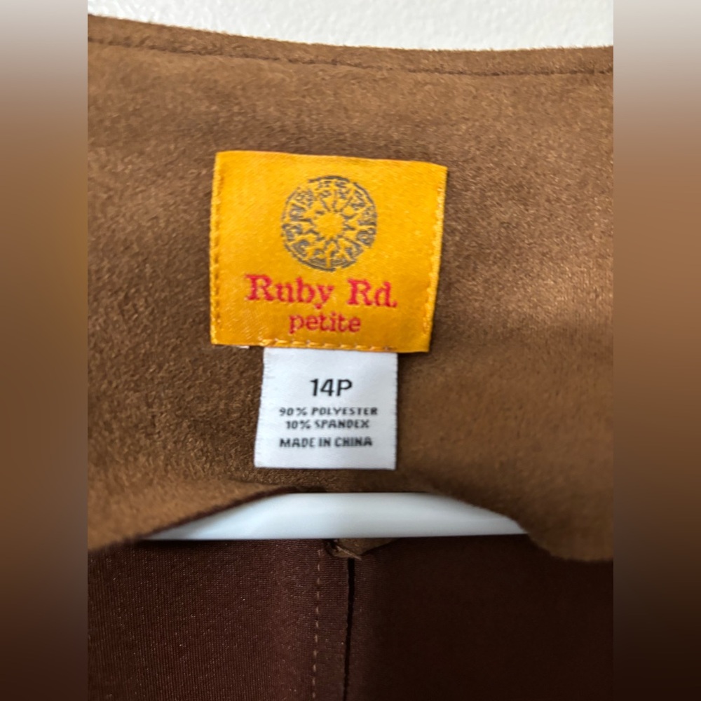 Ruby Rd. Jacket/Shacket. Light Brown Suede Look - image 3